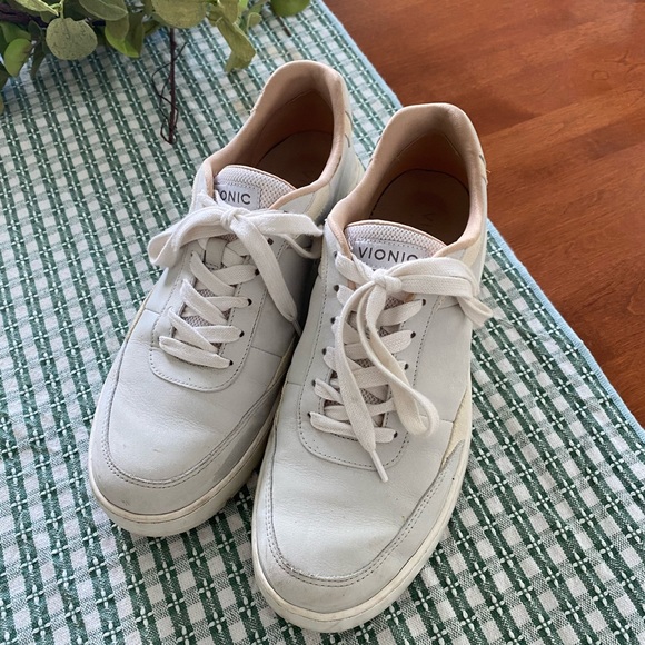 Vionic Sneaks - Picture 2 of 7